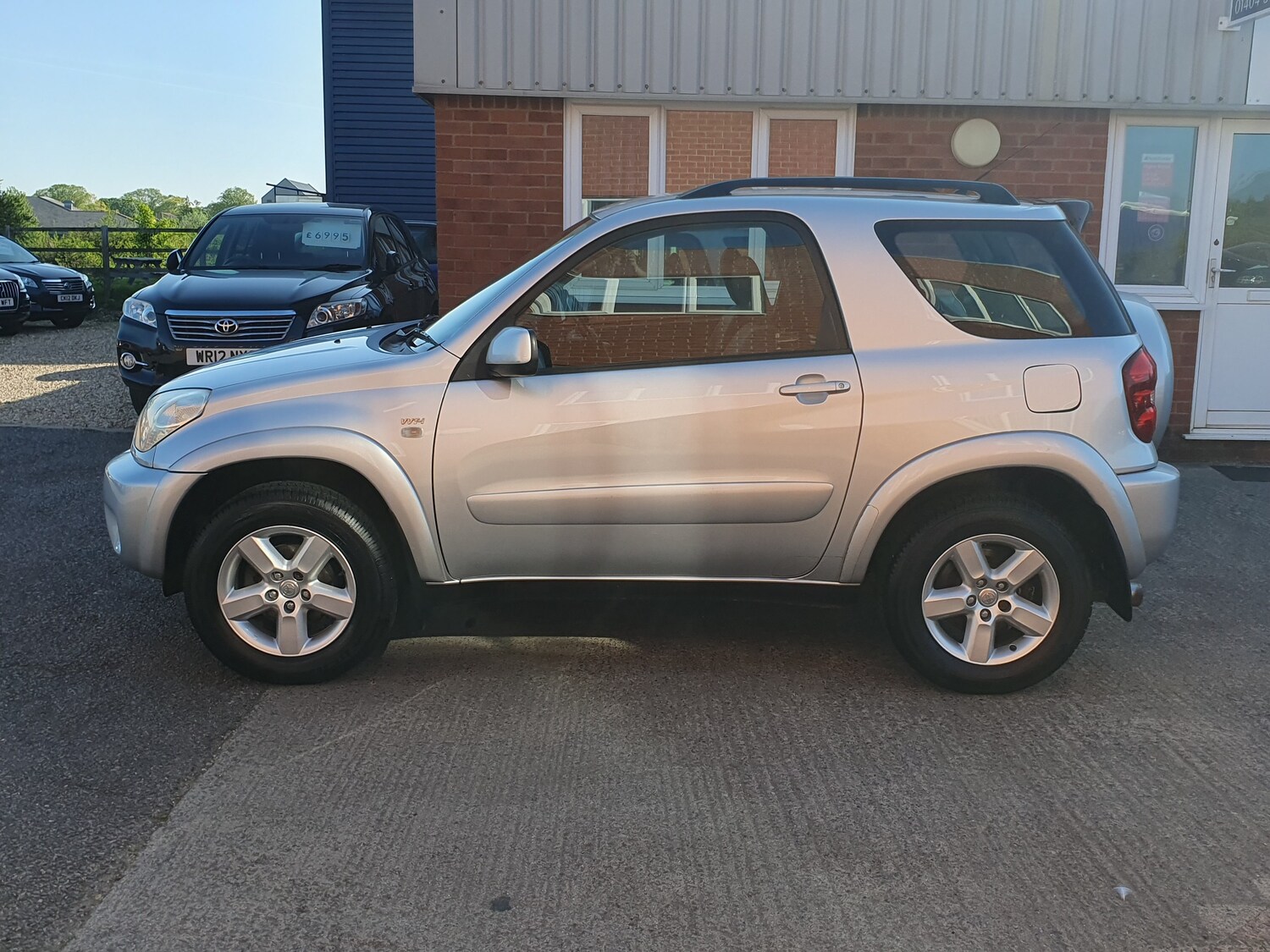 Used Toyota RAV4 2004 for sale - 77421238: Photo 10