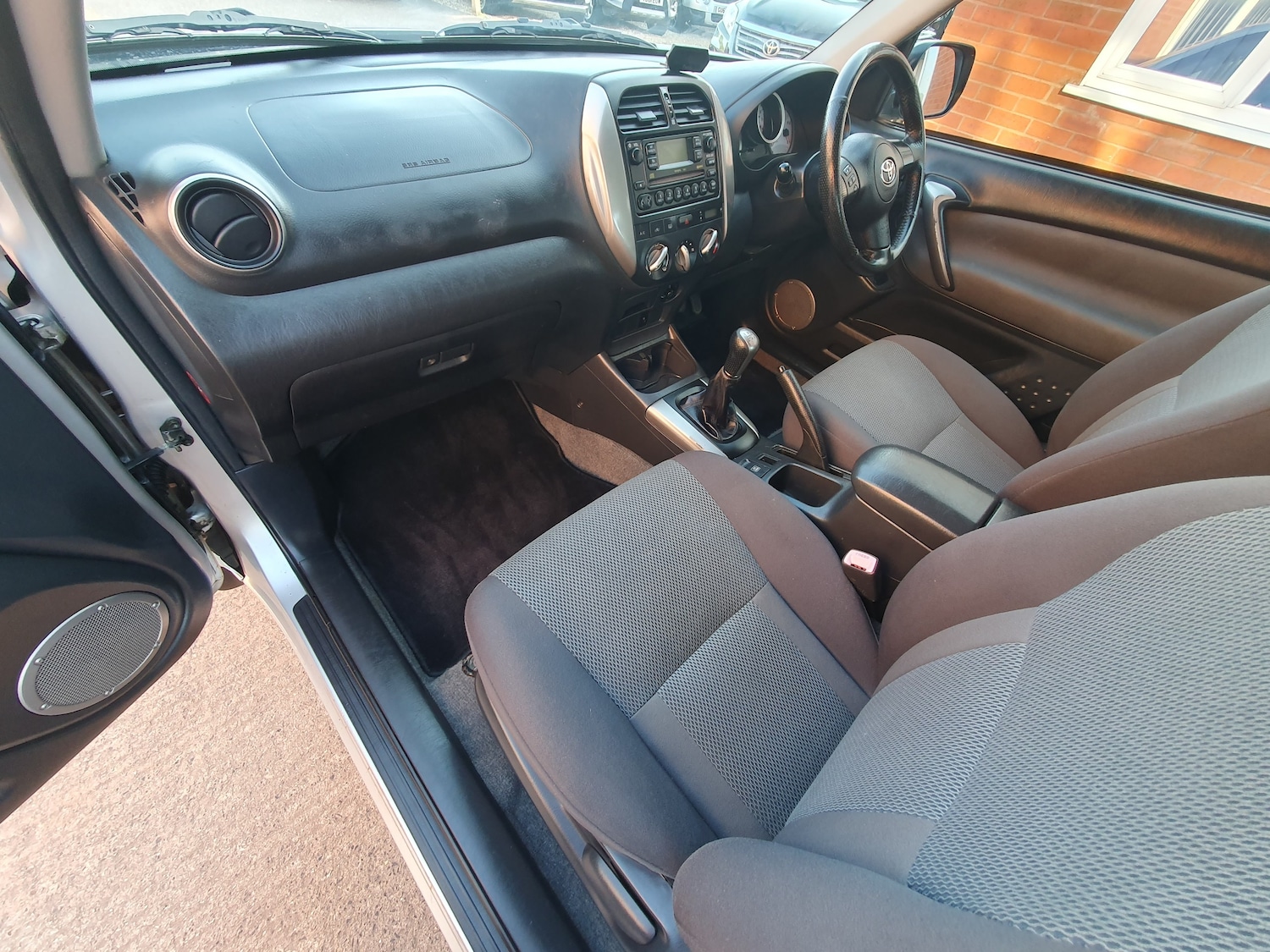 Used Toyota RAV4 2004 for sale - 77421238: Photo 33