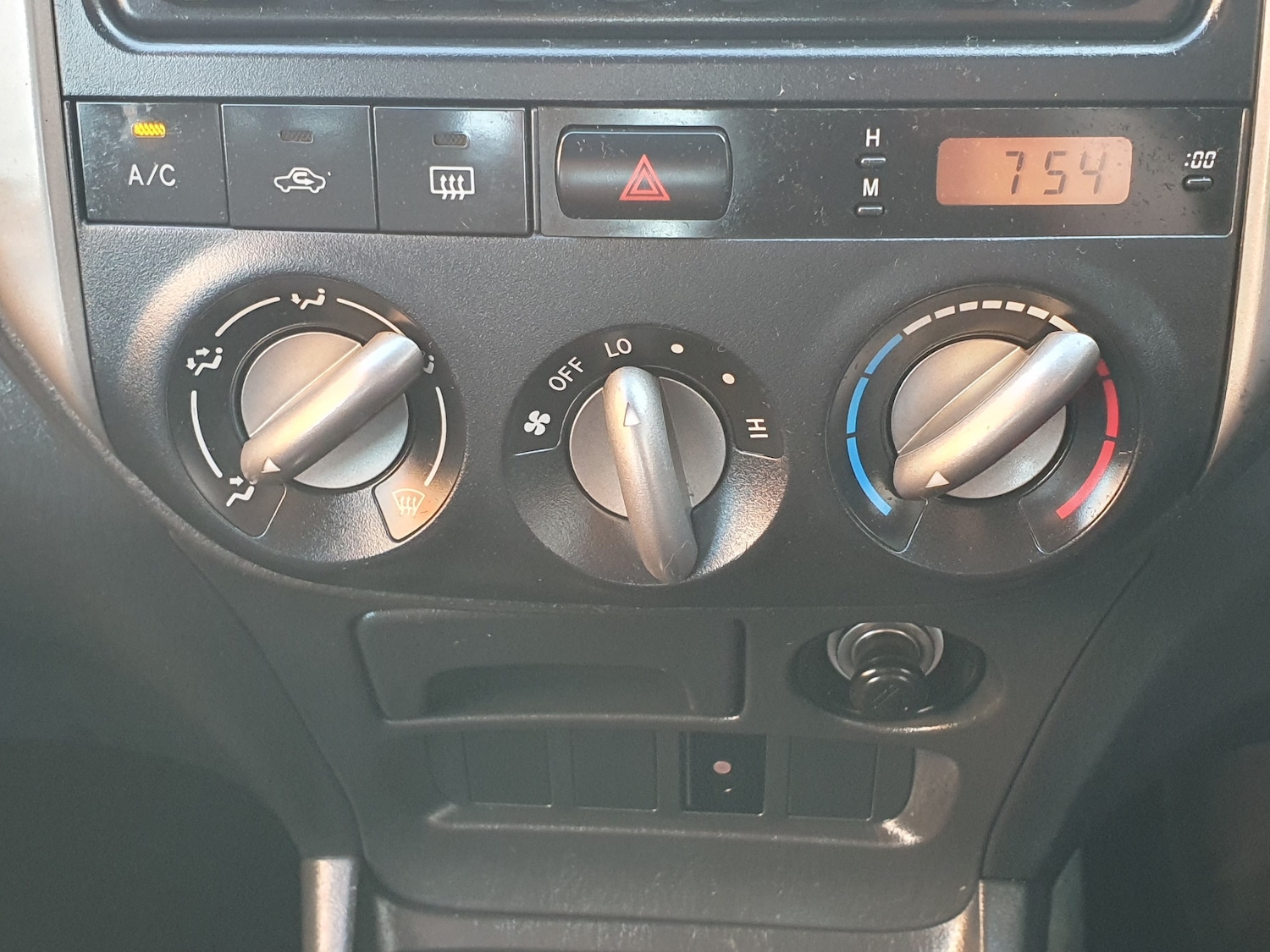 Used Toyota RAV4 2004 for sale - 77421238: Photo 41