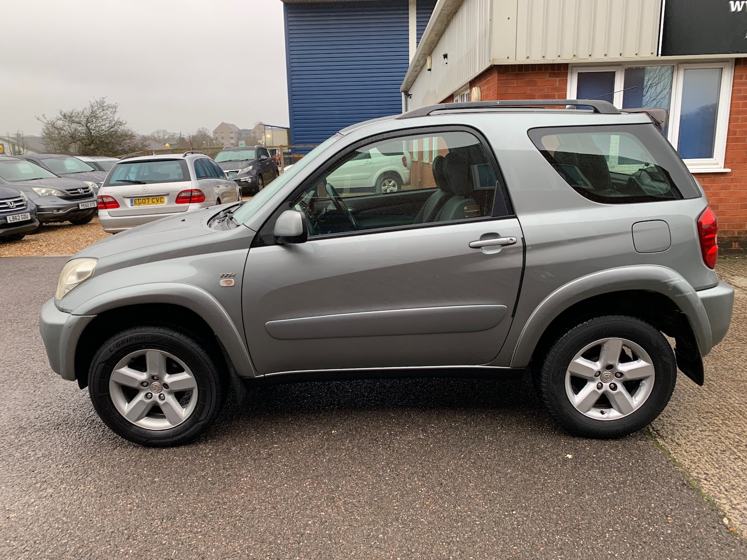 Used Toyota RAV4 2004 for sale - 77578840: Photo 4