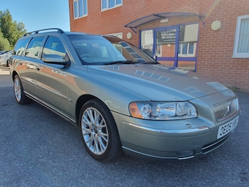 Used Volvo V70 2005 for sale - 79463042: Photo