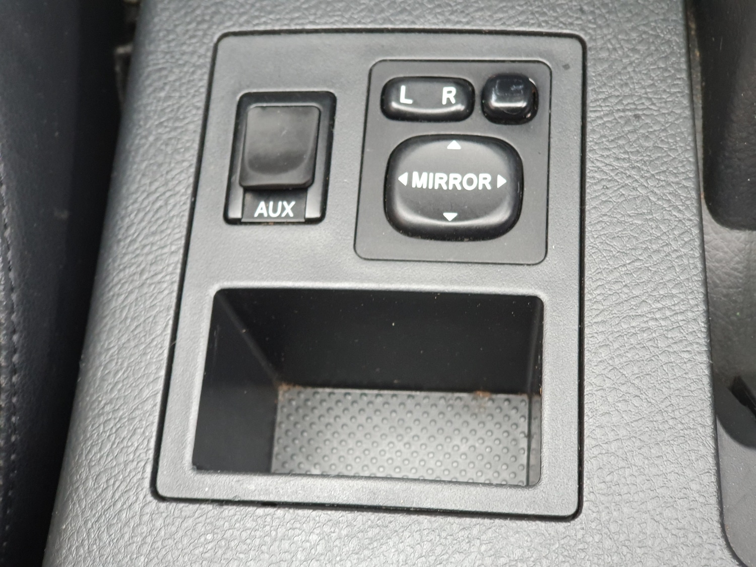 Used Toyota RAV4 2011 for sale - 76369011: Photo 27
