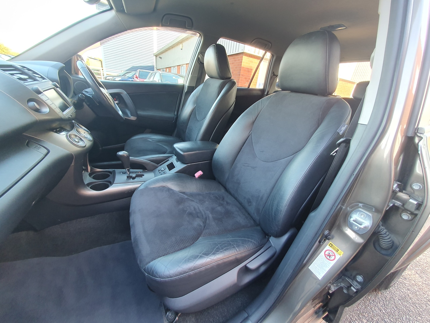 Used Toyota RAV4 2011 for sale - 76369011: Photo 35