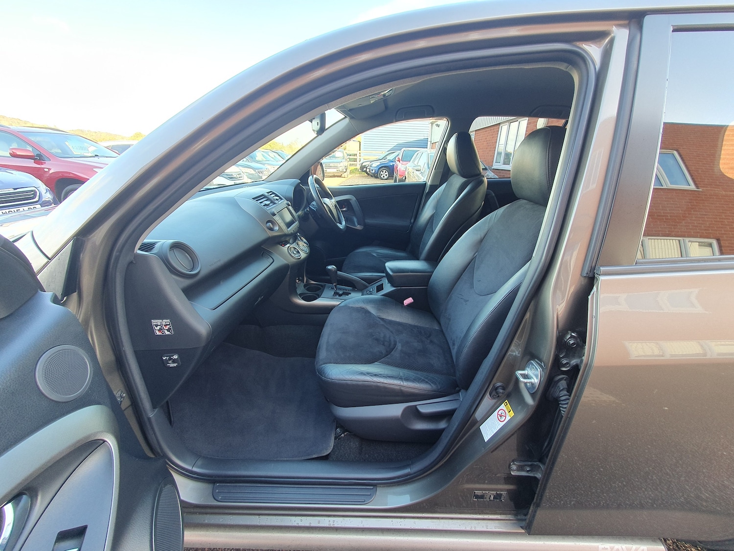 Used Toyota RAV4 2011 for sale - 76369011: Photo 36