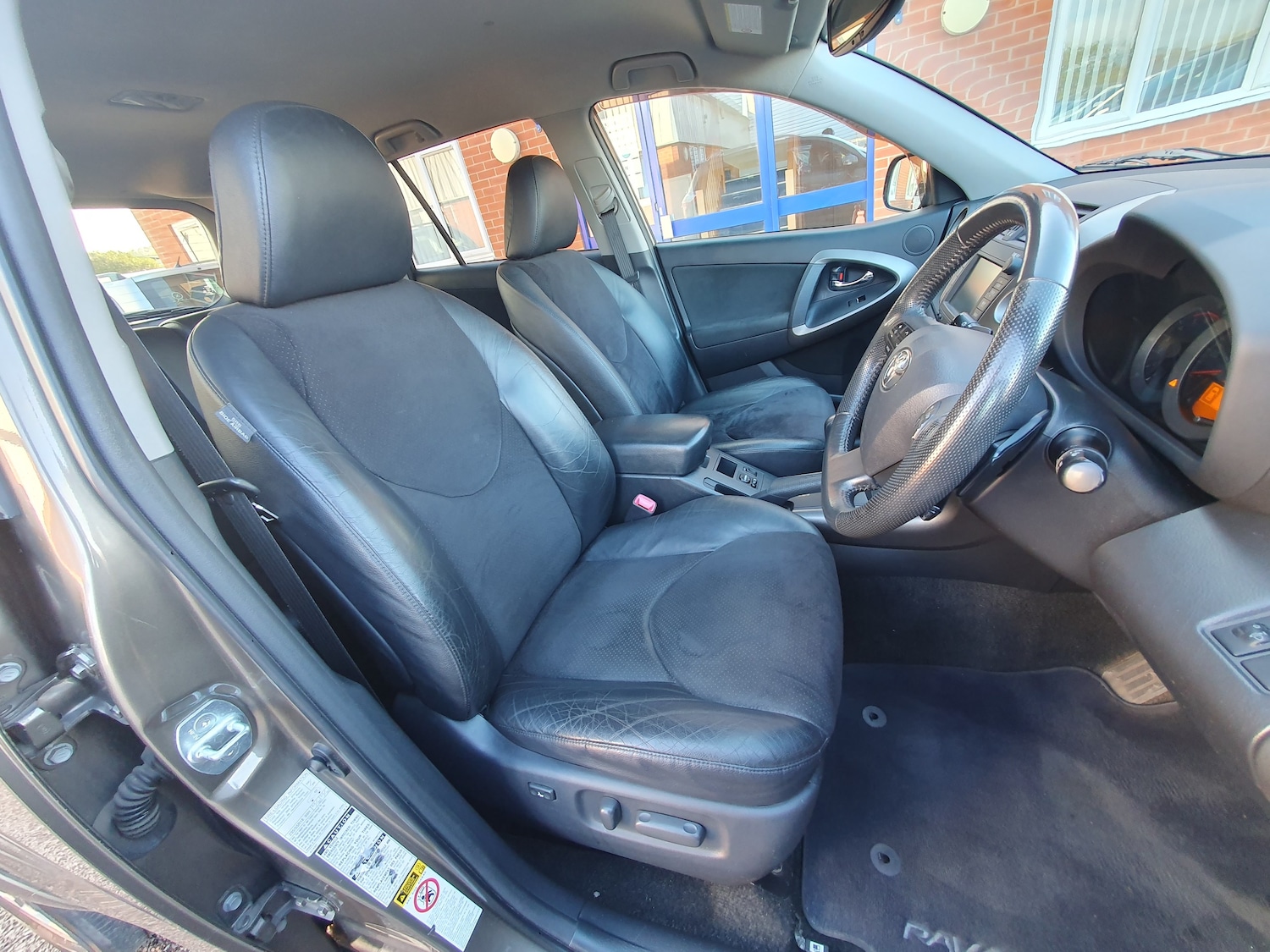 Used Toyota RAV4 2011 for sale - 76369011: Photo 39