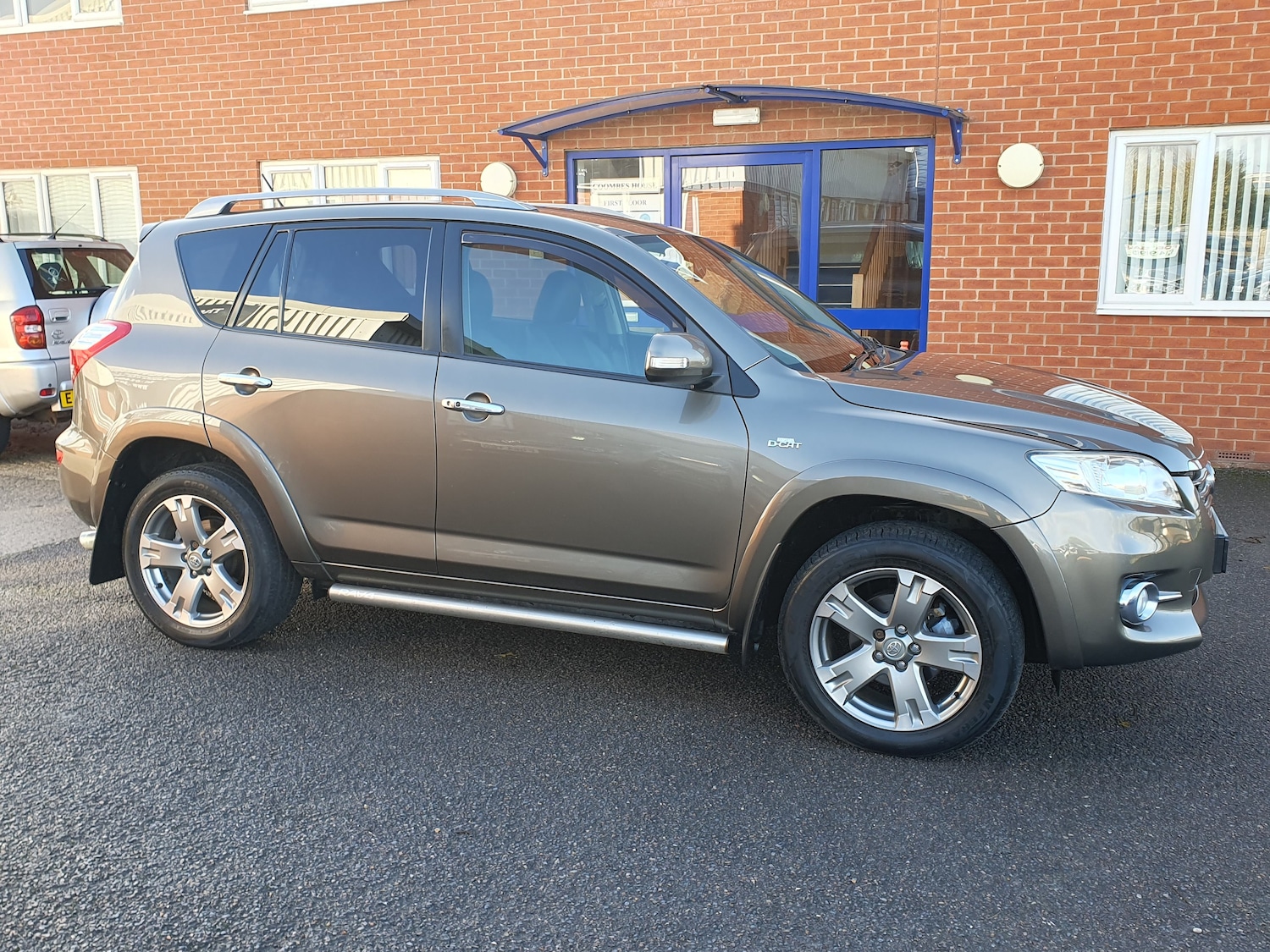 Used Toyota RAV4 2011 for sale - 76369011: Photo 4