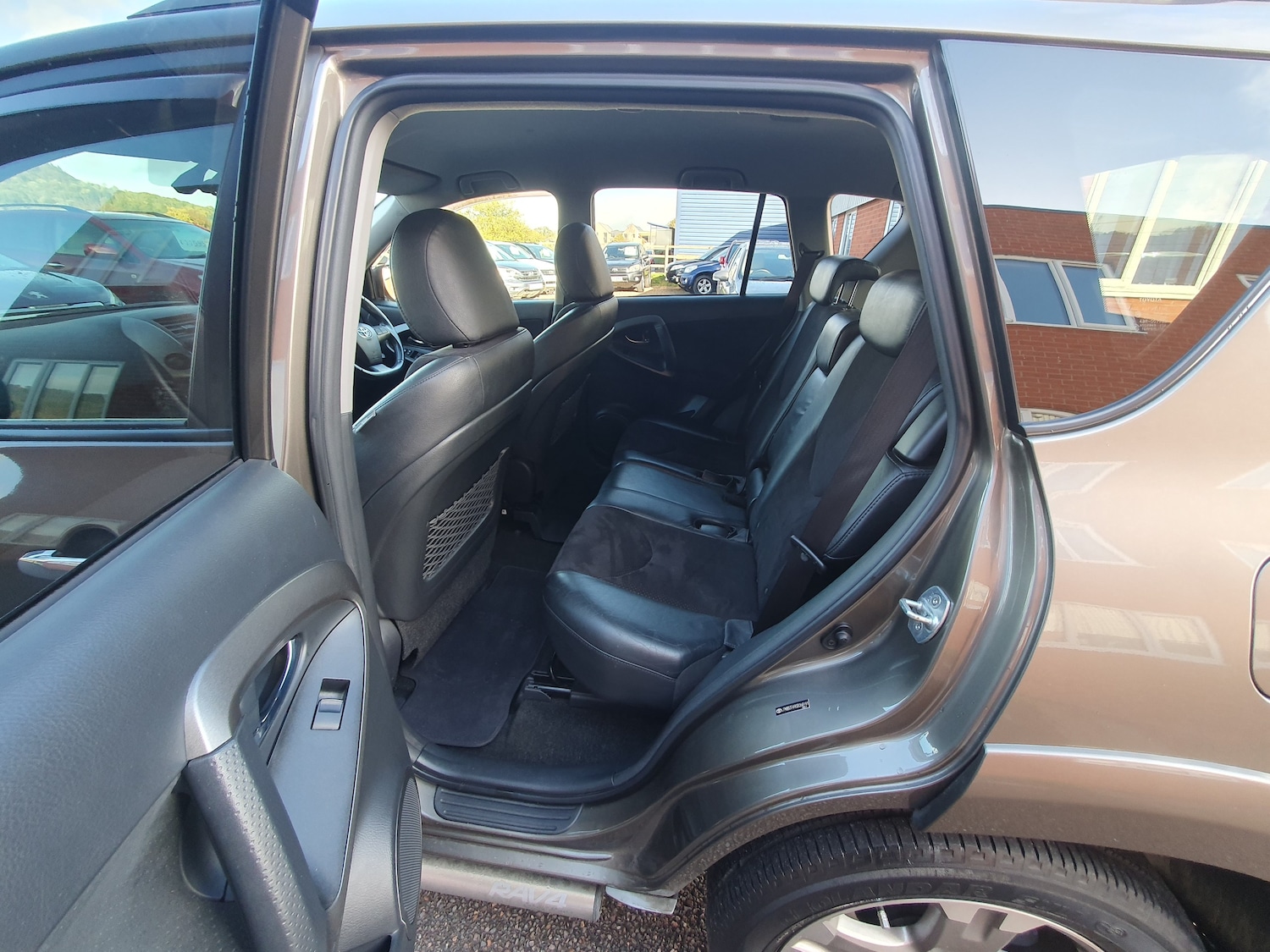 Used Toyota RAV4 2011 for sale - 76369011: Photo 47