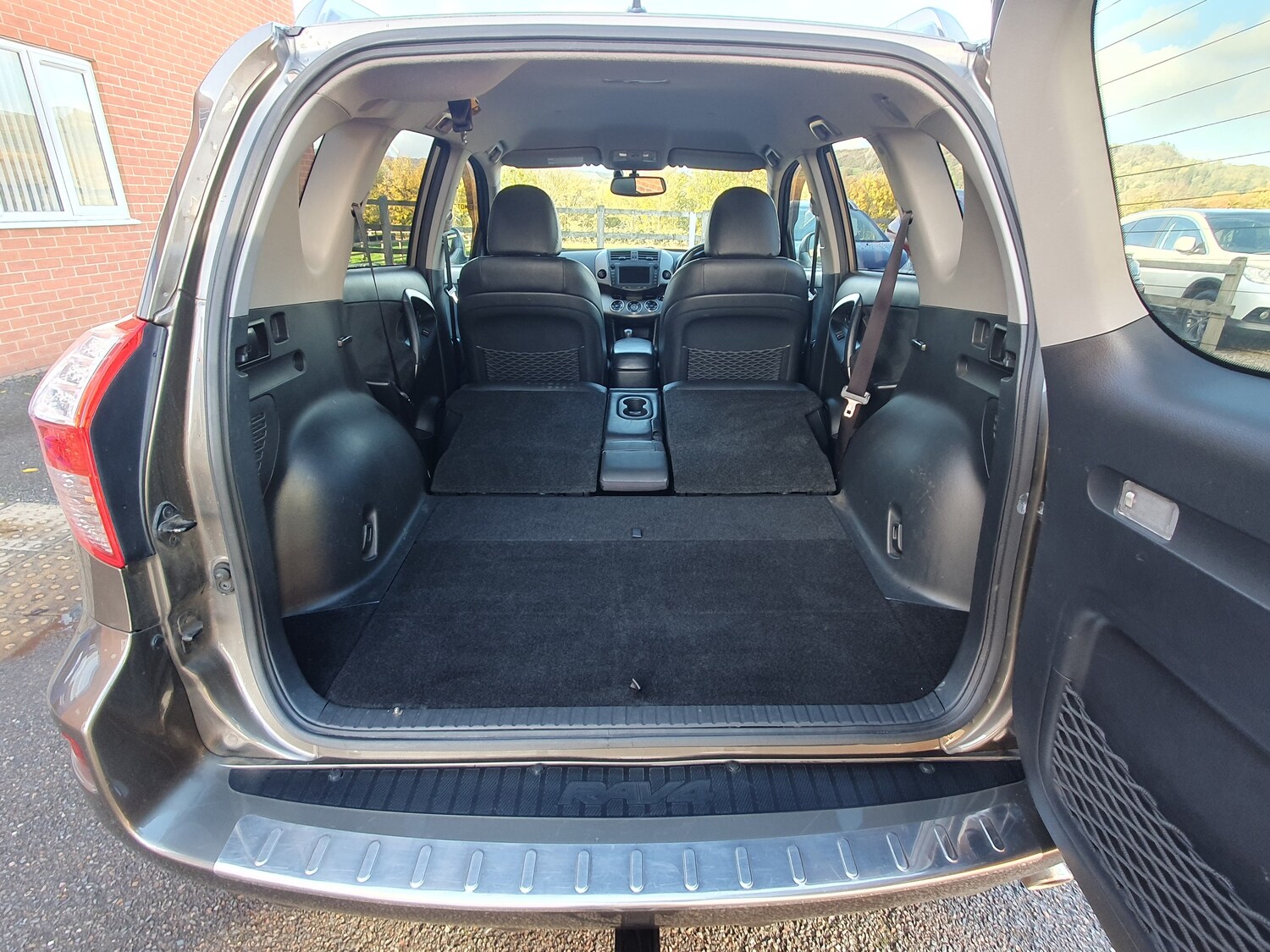 Used Toyota RAV4 2011 for sale - 76369011: Photo 49