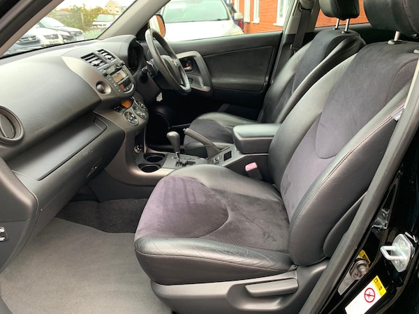 Used Toyota RAV4 2010 for sale - 76334628: Photo 14