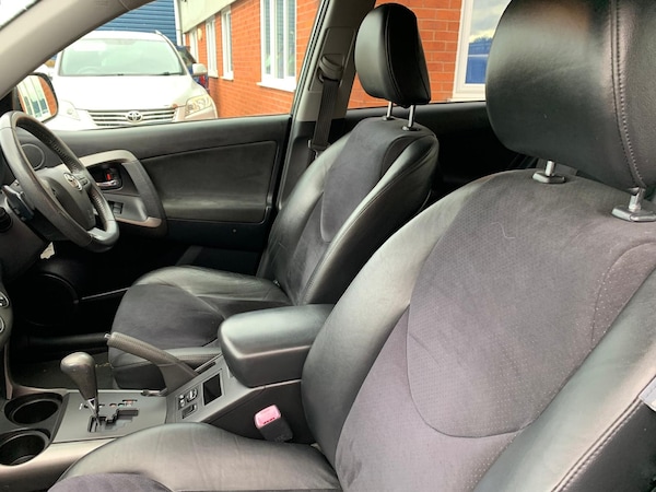 Used Toyota RAV4 2010 for sale - 76334628: Photo 15