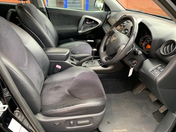 Used Toyota RAV4 2010 for sale - 76334628: Photo 23