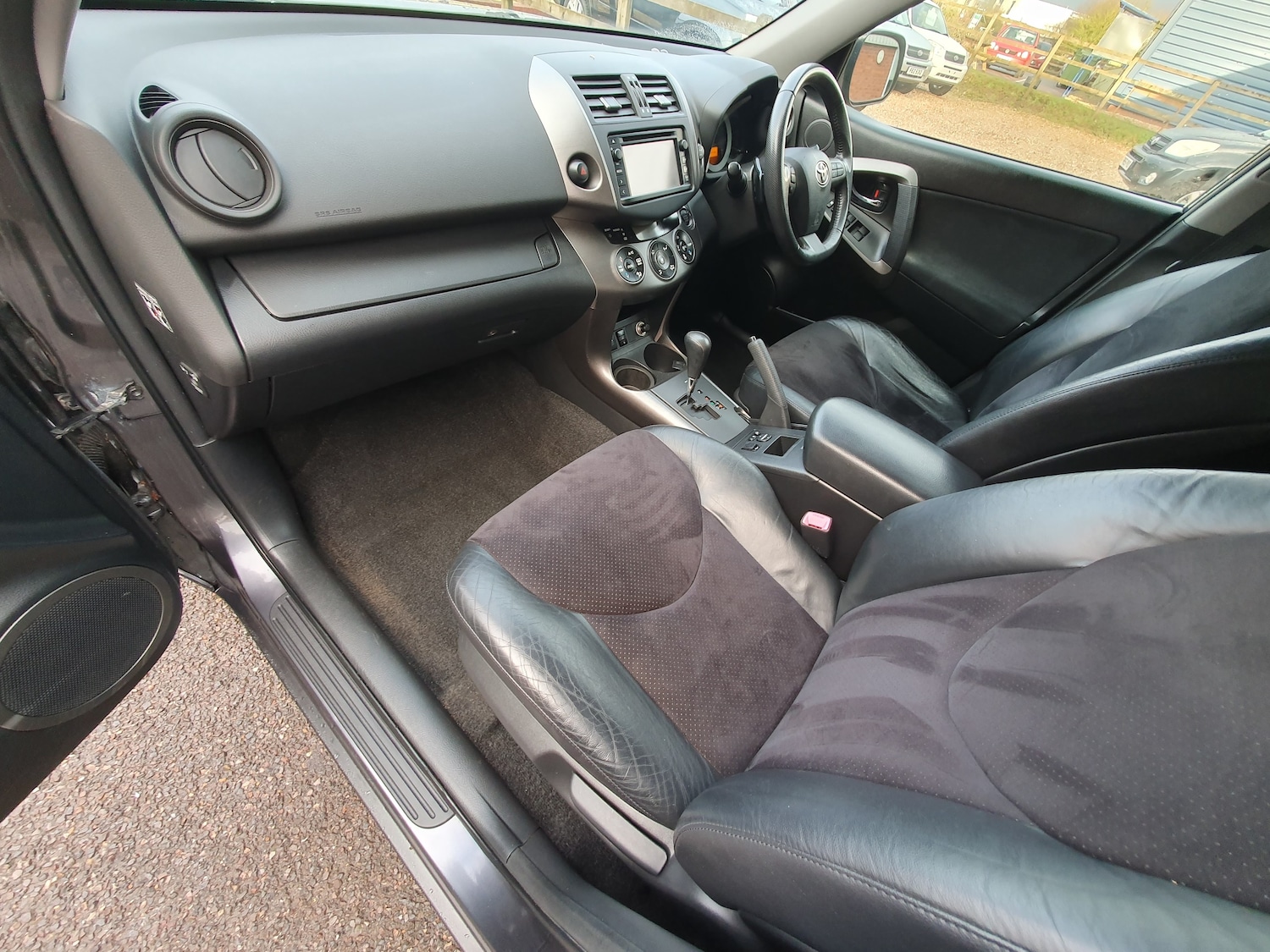 Used Toyota RAV4 2012 for sale - 77506101: Photo 17