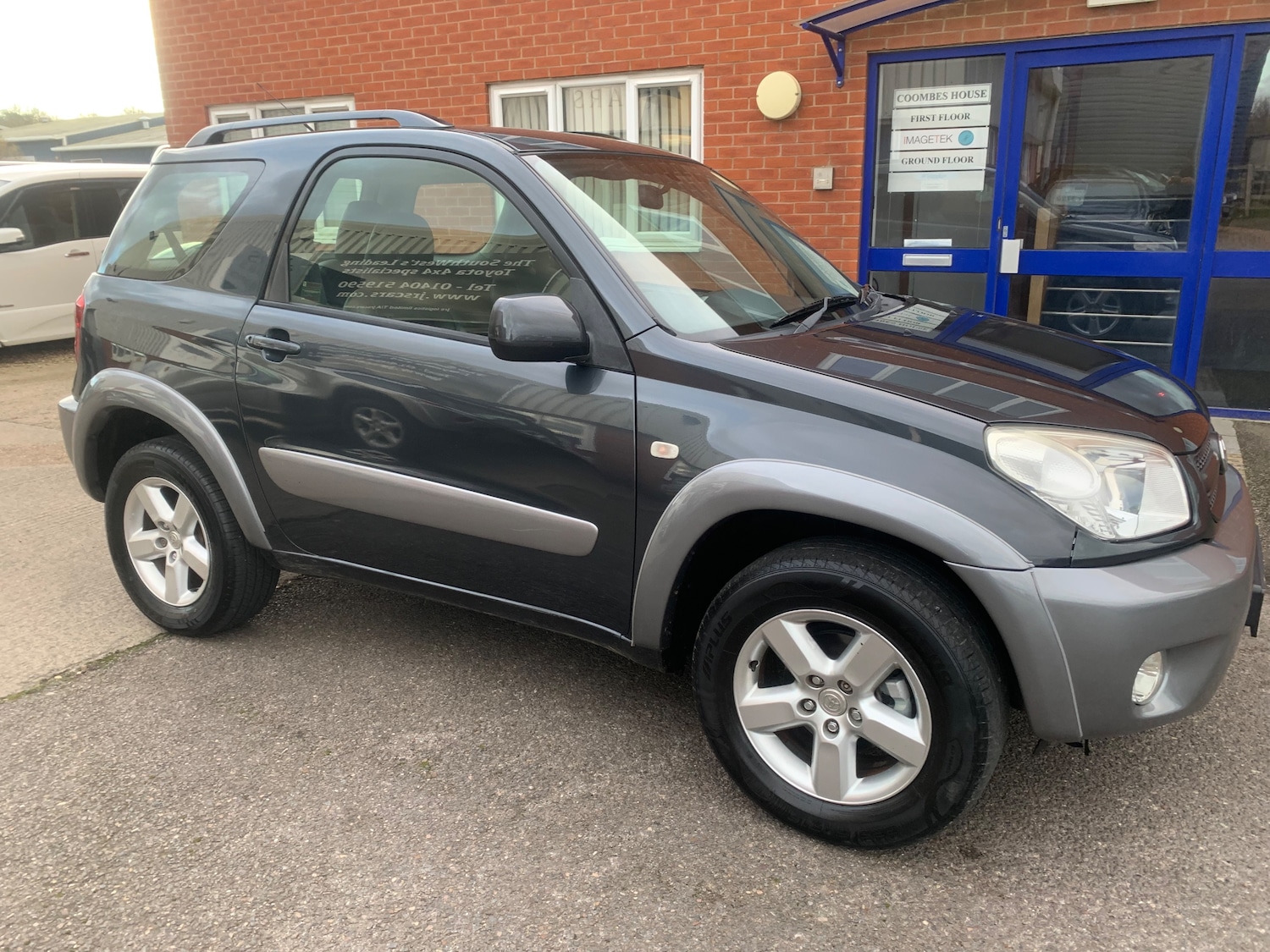Used Toyota RAV4 2003 for sale - 76739331: Photo 2