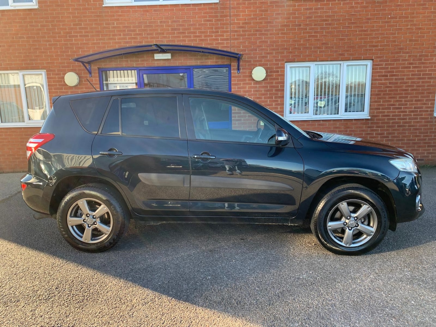 Used Toyota RAV4 2012 for sale - 76641656: Photo 9