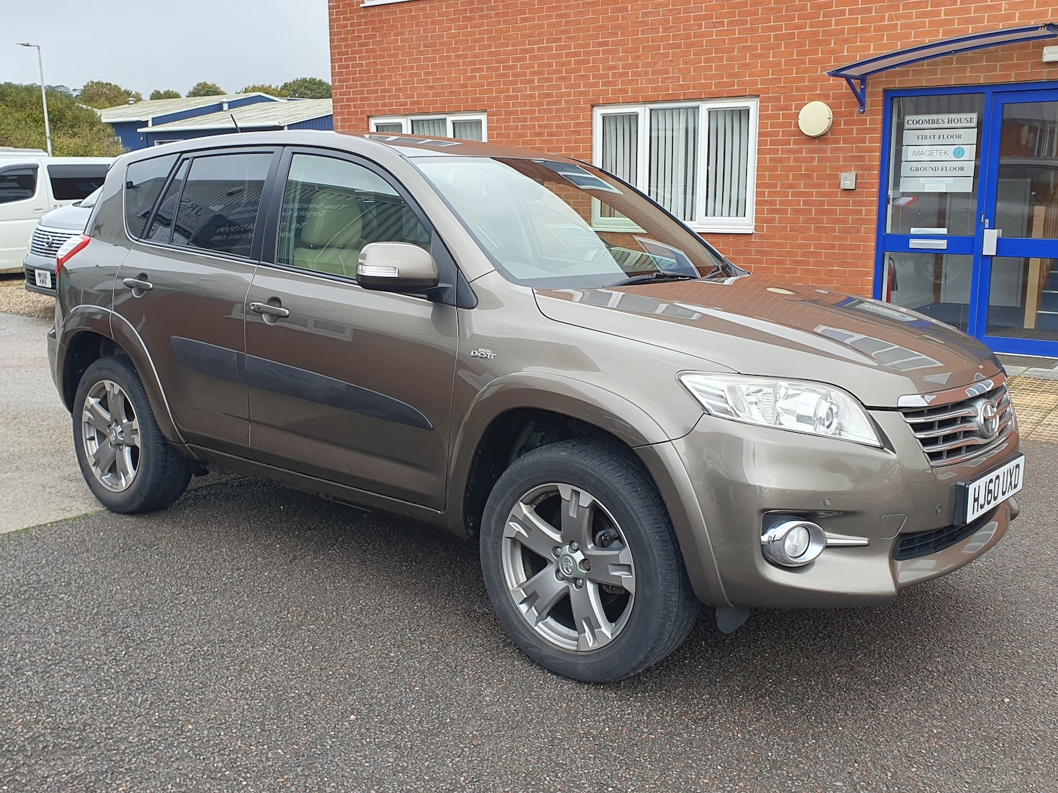 Used Toyota RAV4 2010 for sale - 76422608: Photo 3