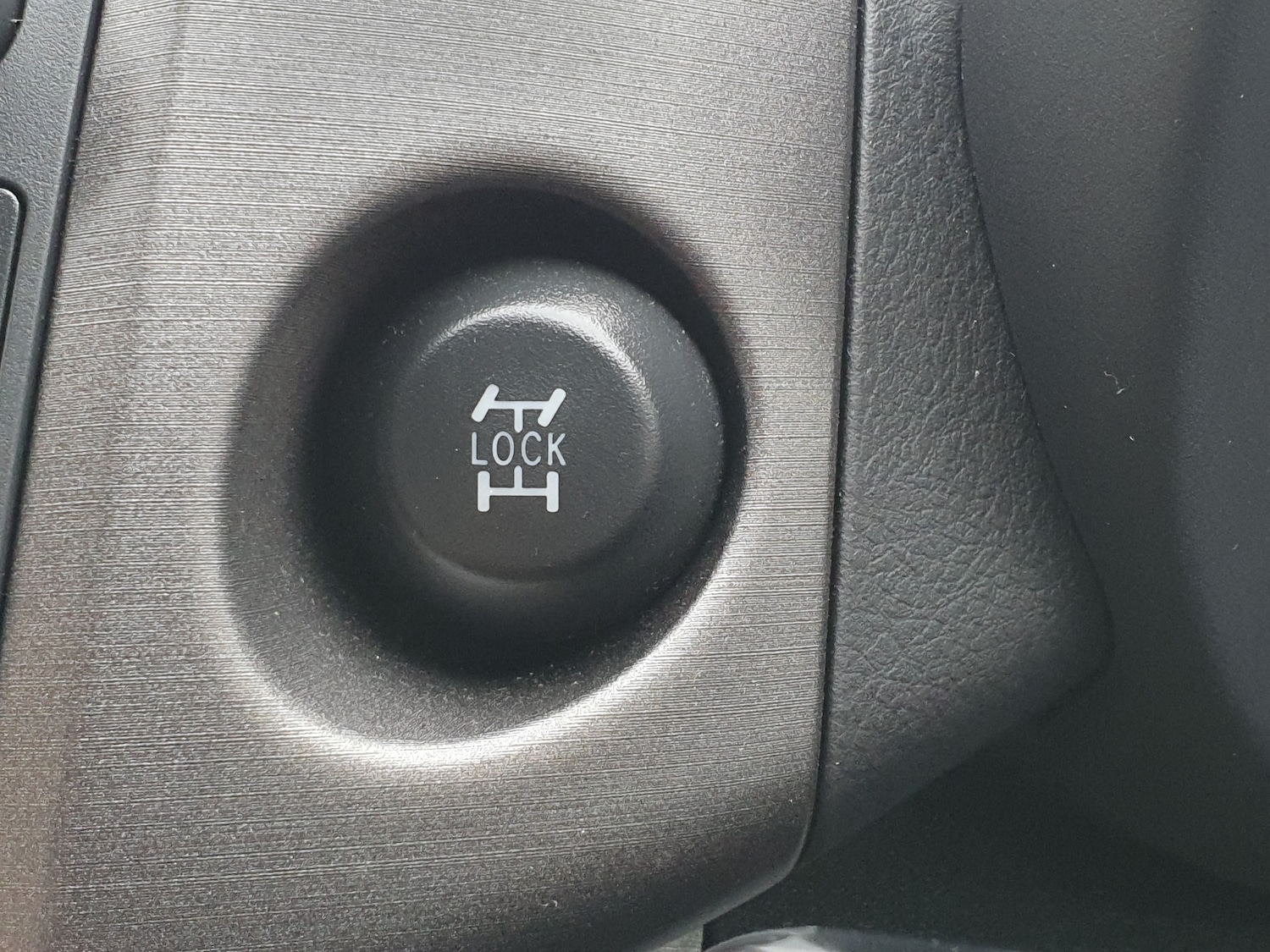 Used Toyota RAV4 2010 for sale - 76422608: Photo 32