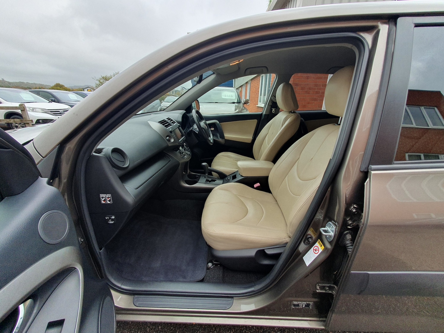 Used Toyota RAV4 2010 for sale - 76422608: Photo 39