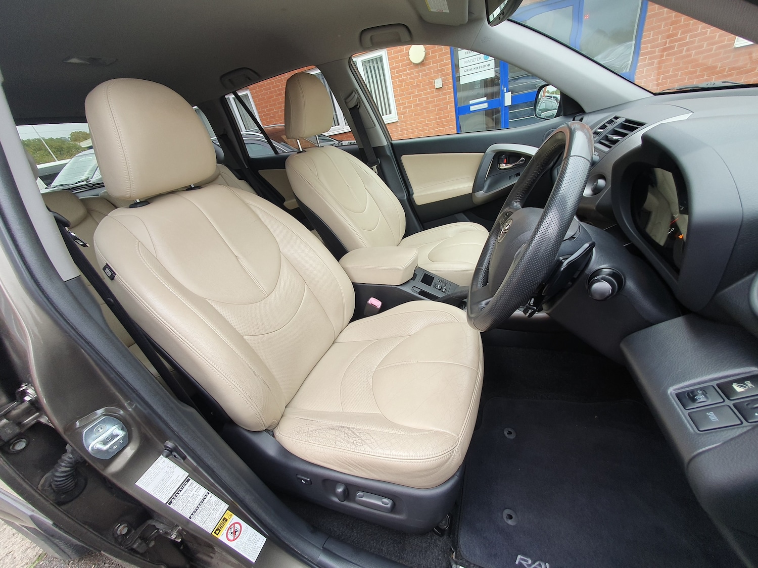 Used Toyota RAV4 2010 for sale - 76422608: Photo 44