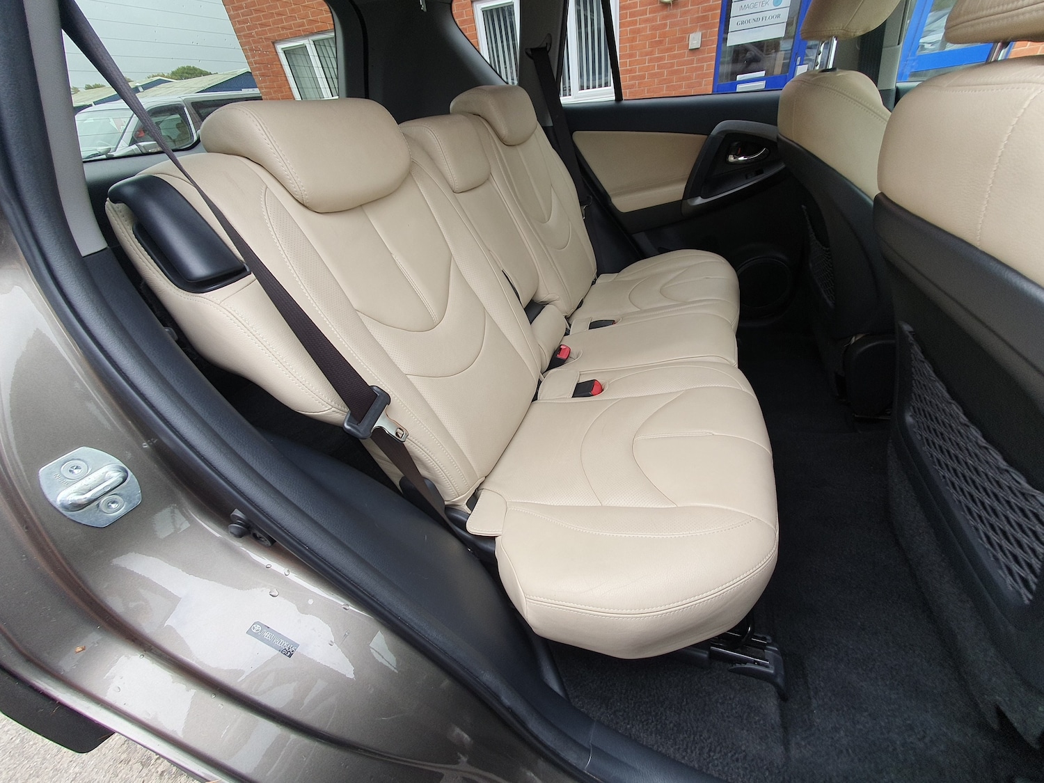 Used Toyota RAV4 2010 for sale - 76422608: Photo 47