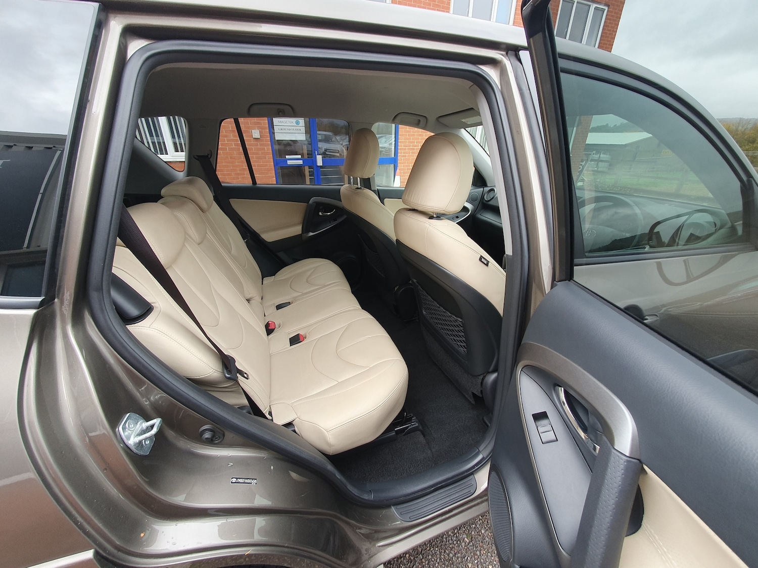 Used Toyota RAV4 2010 for sale - 76422608: Photo 48