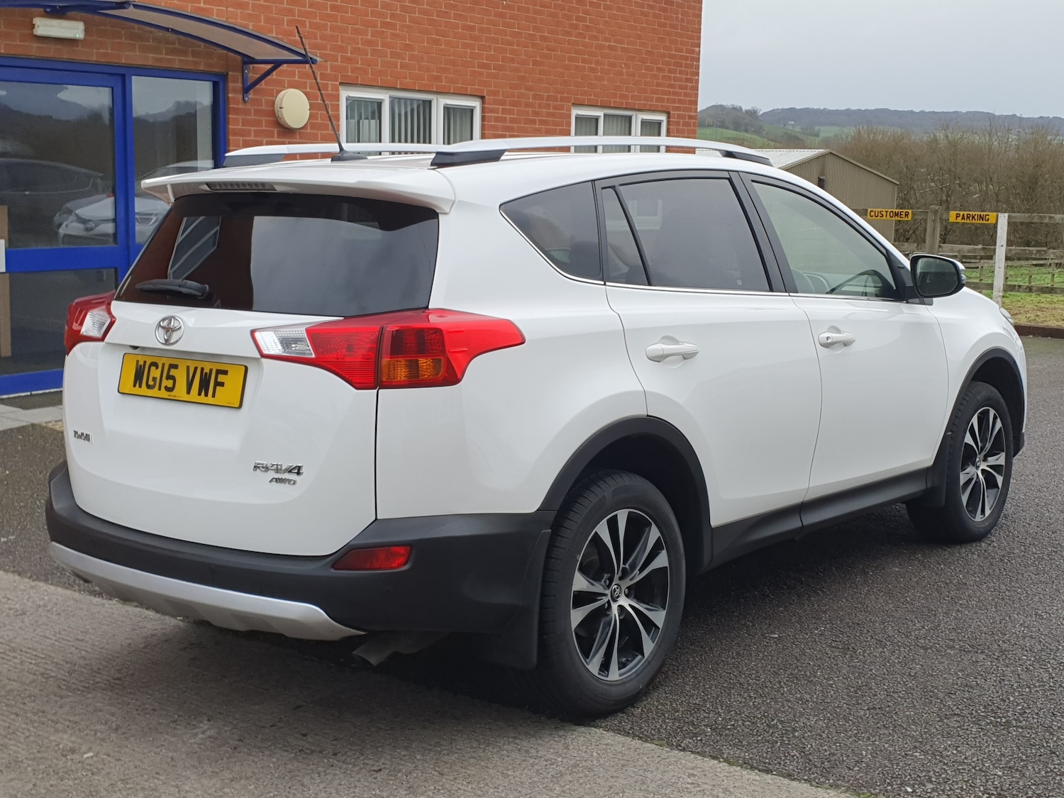 Used Toyota RAV4 2015 for sale - 76830841: Photo 11