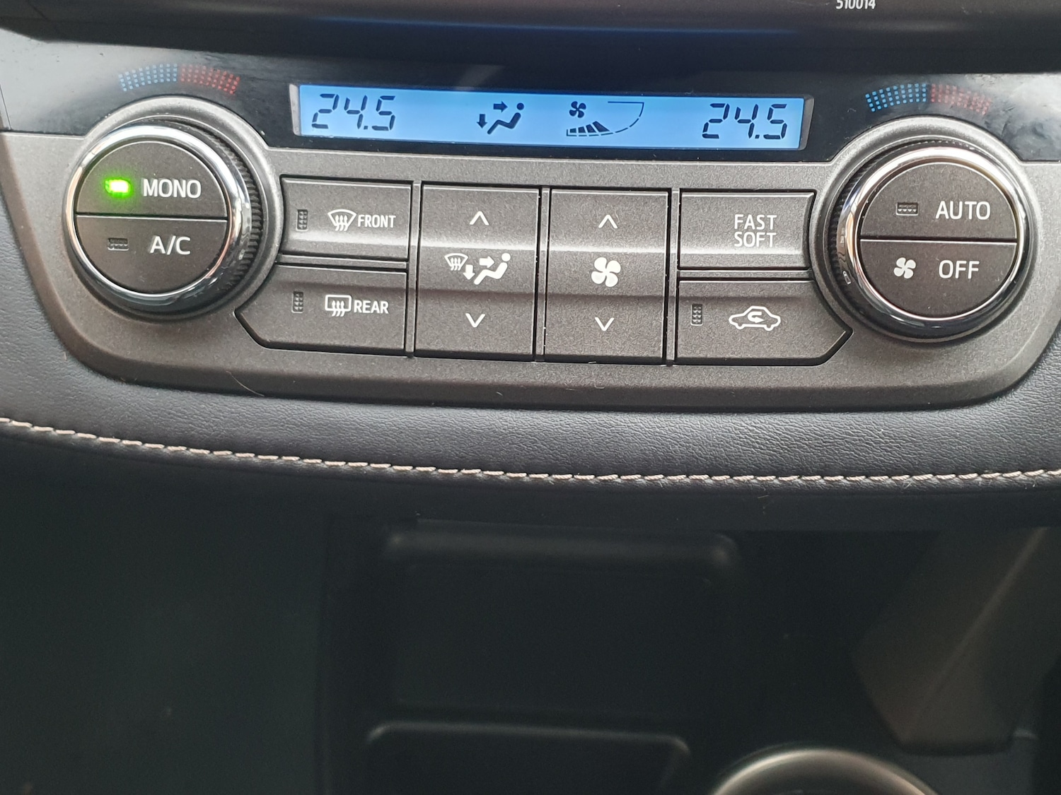 Used Toyota RAV4 2015 for sale - 76830841: Photo 23