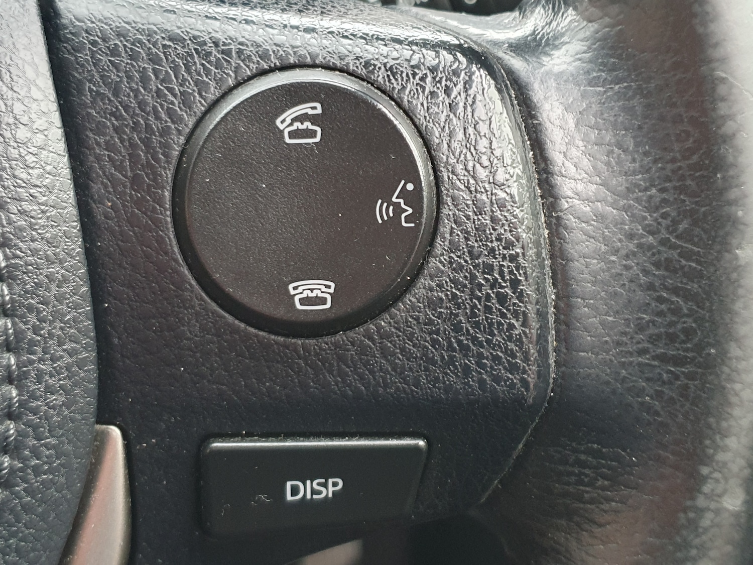 Used Toyota RAV4 2015 for sale - 76830841: Photo 28