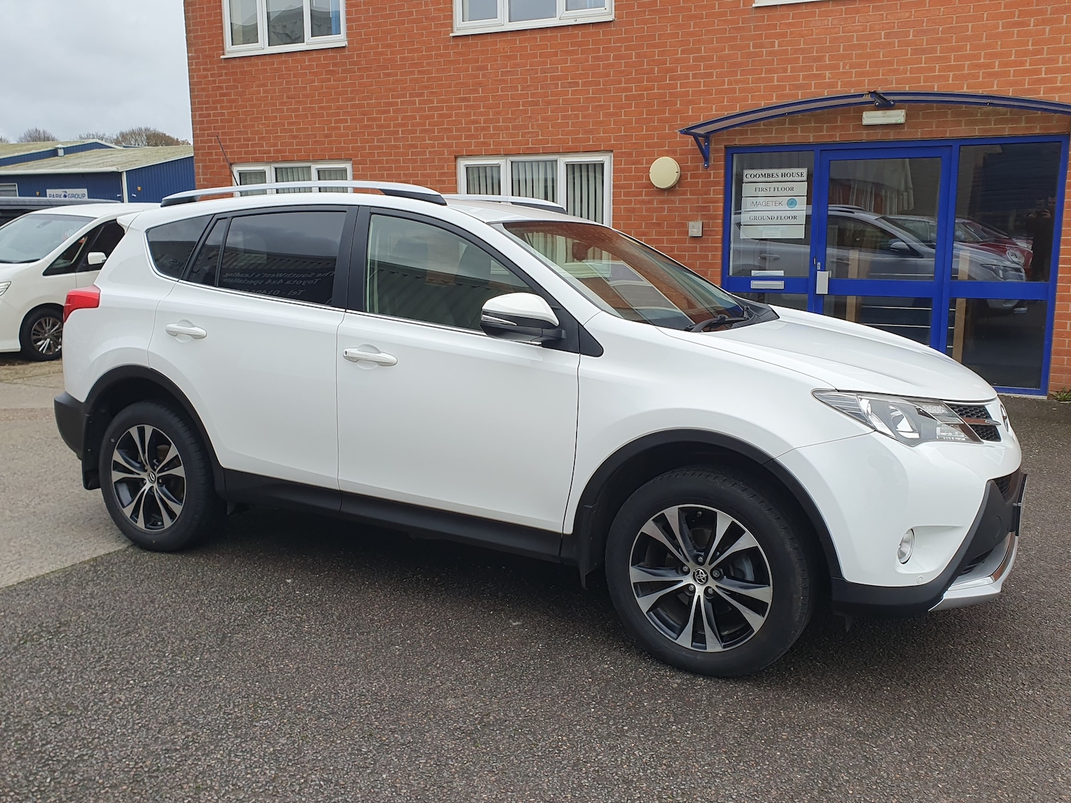 Used Toyota RAV4 2015 for sale - 76830841: Photo 3