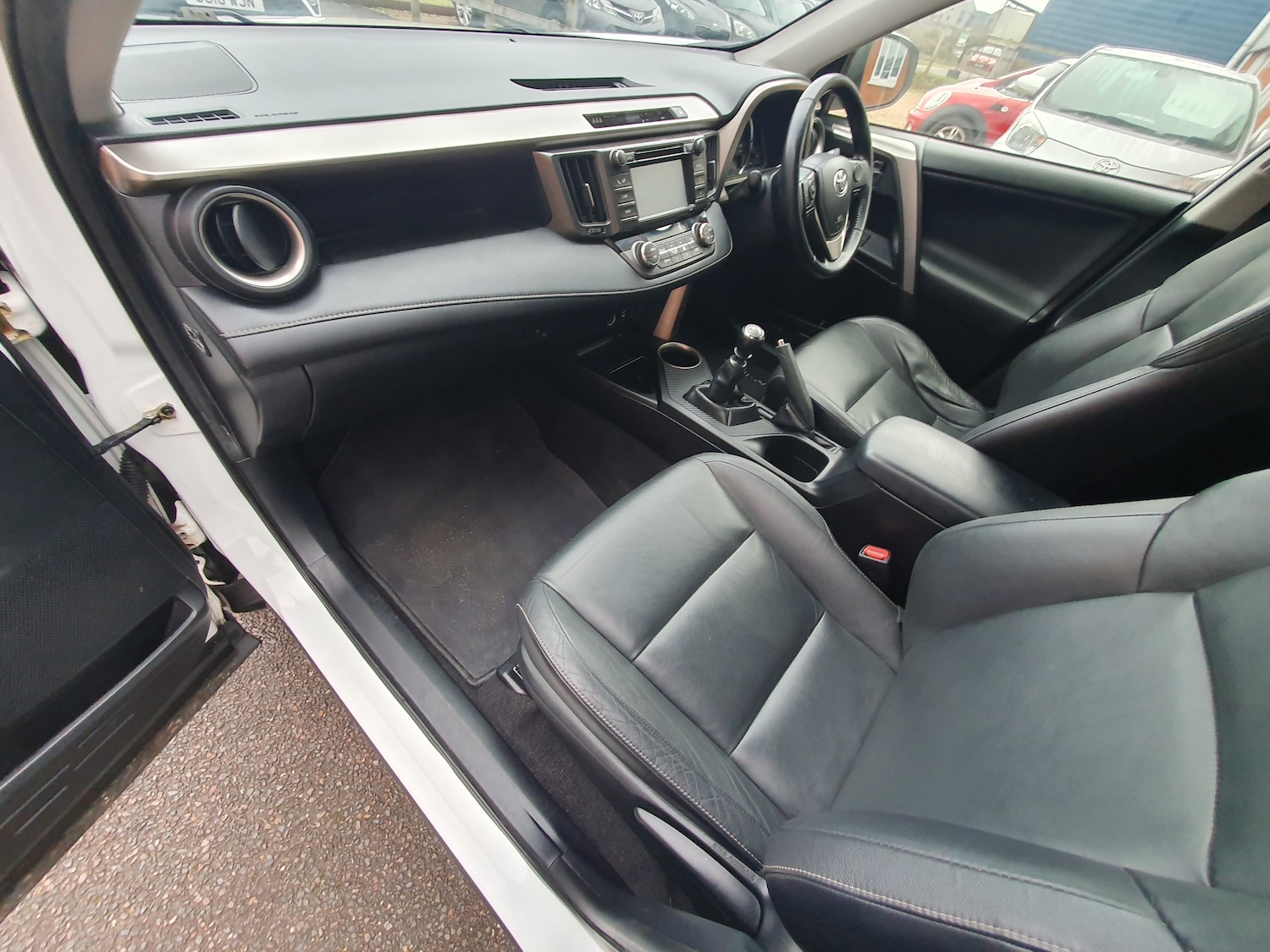 Used Toyota RAV4 2015 for sale - 76830841: Photo 33