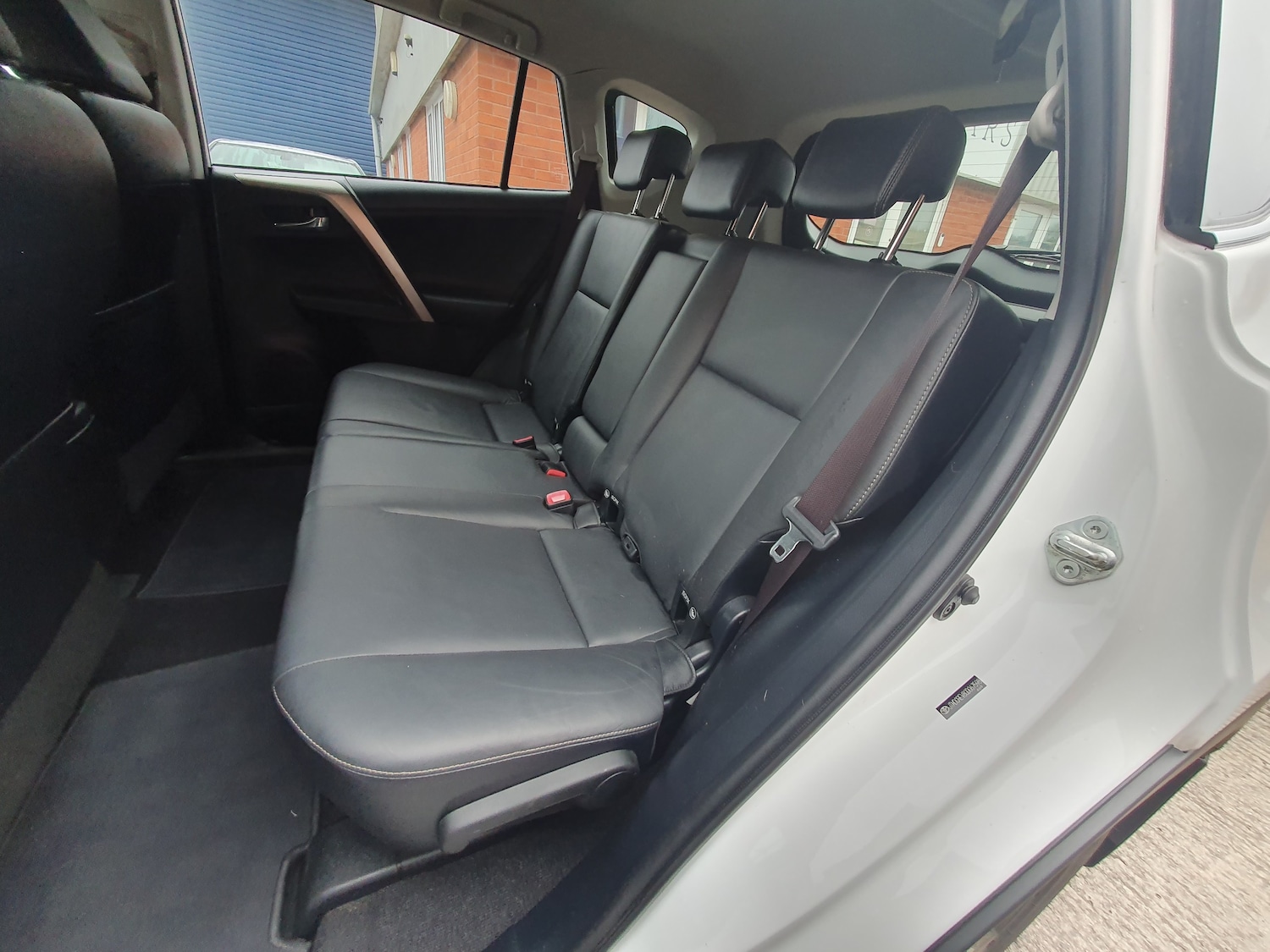 Used Toyota RAV4 2015 for sale - 76830841: Photo 45