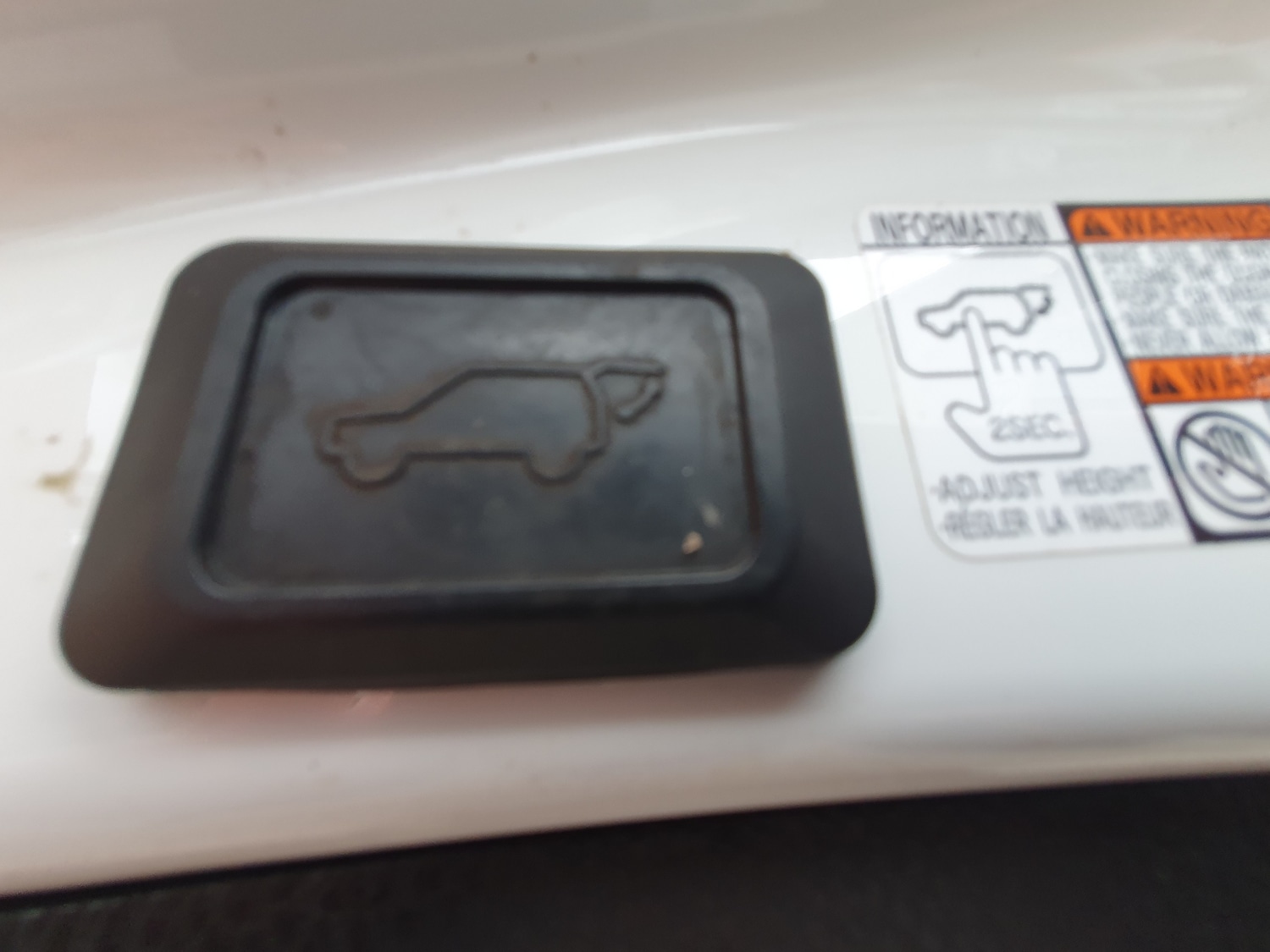 Used Toyota RAV4 2015 for sale - 76830841: Photo 47