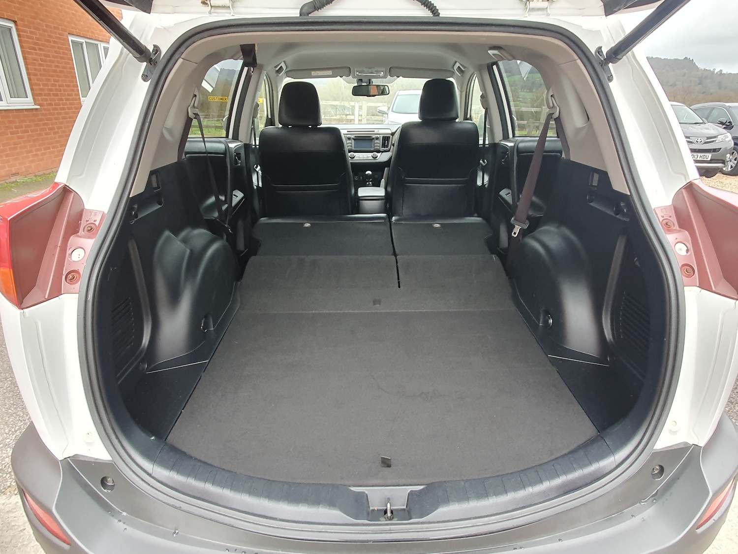 Used Toyota RAV4 2015 for sale - 76830841: Photo 49