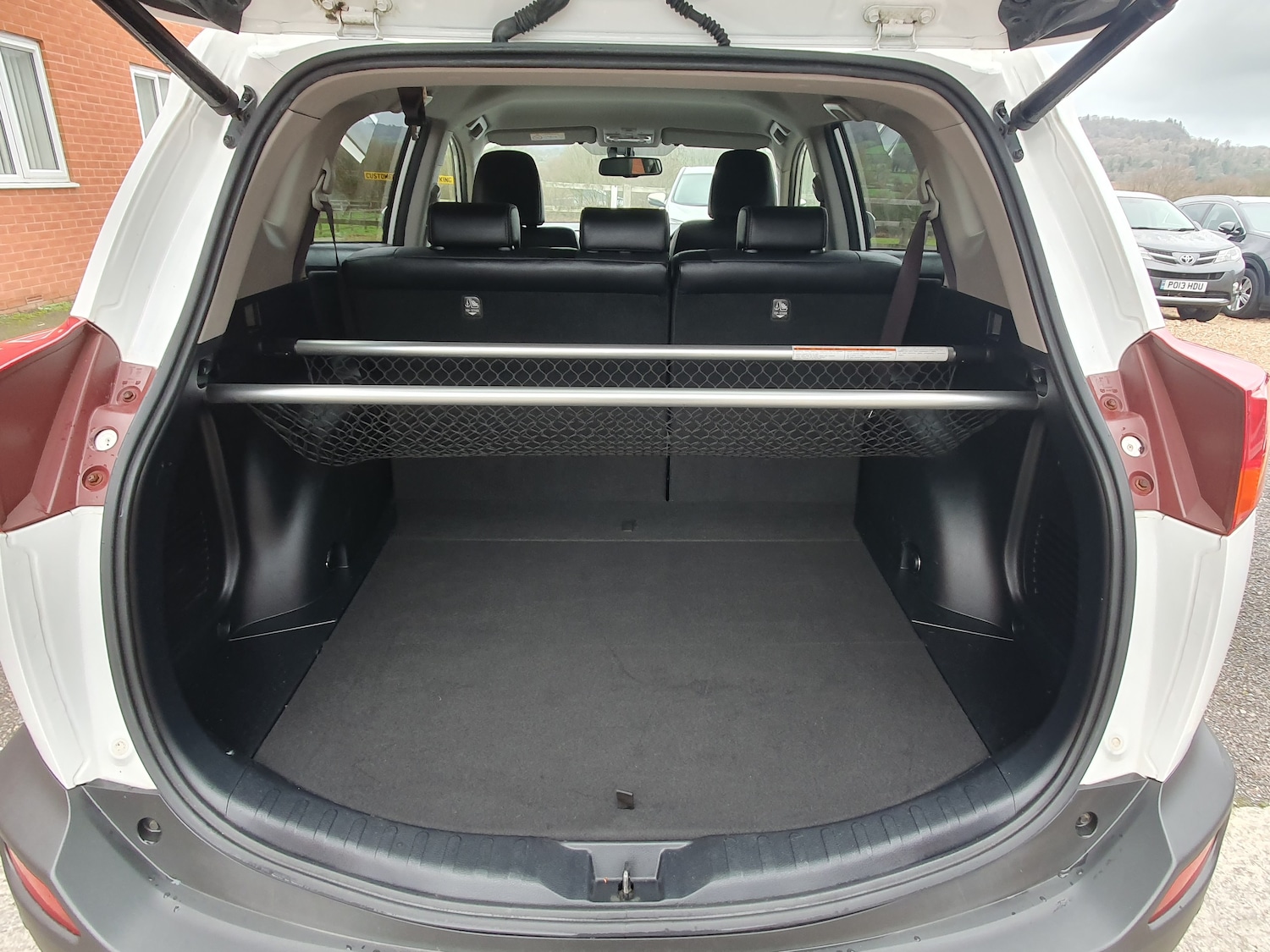 Used Toyota RAV4 2015 for sale - 76830841: Photo 52