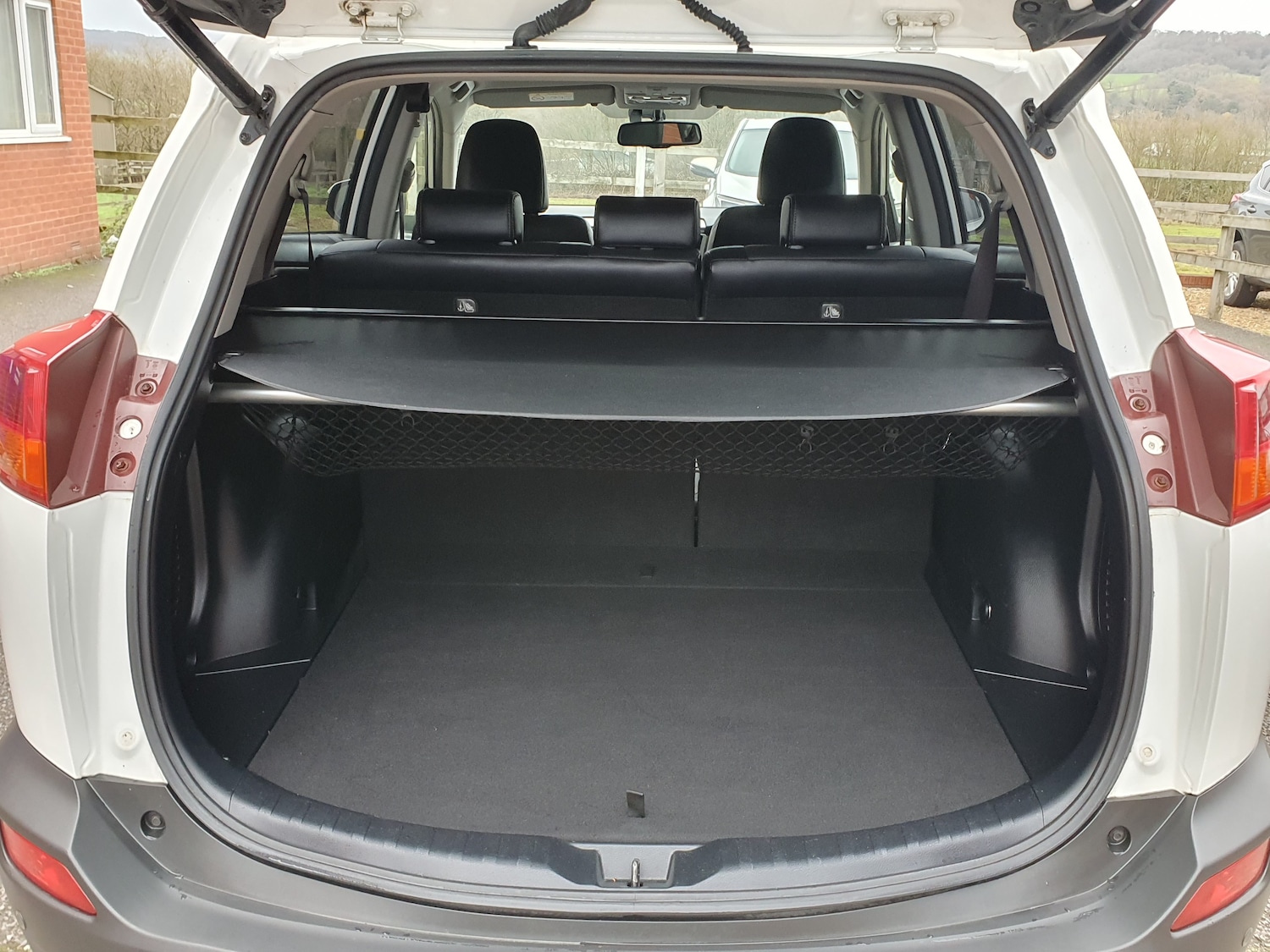 Used Toyota RAV4 2015 for sale - 76830841: Photo 53