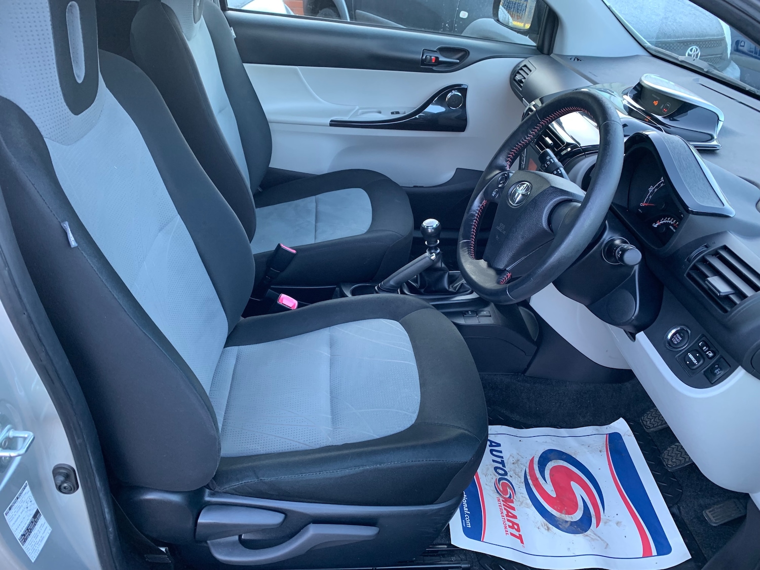 Used Toyota IQ 2012 for sale - 76798634: Photo 9