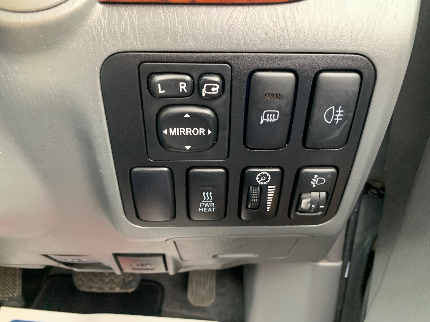 Used Toyota Land Cruiser 2005 for sale - 77460449: Photo 32