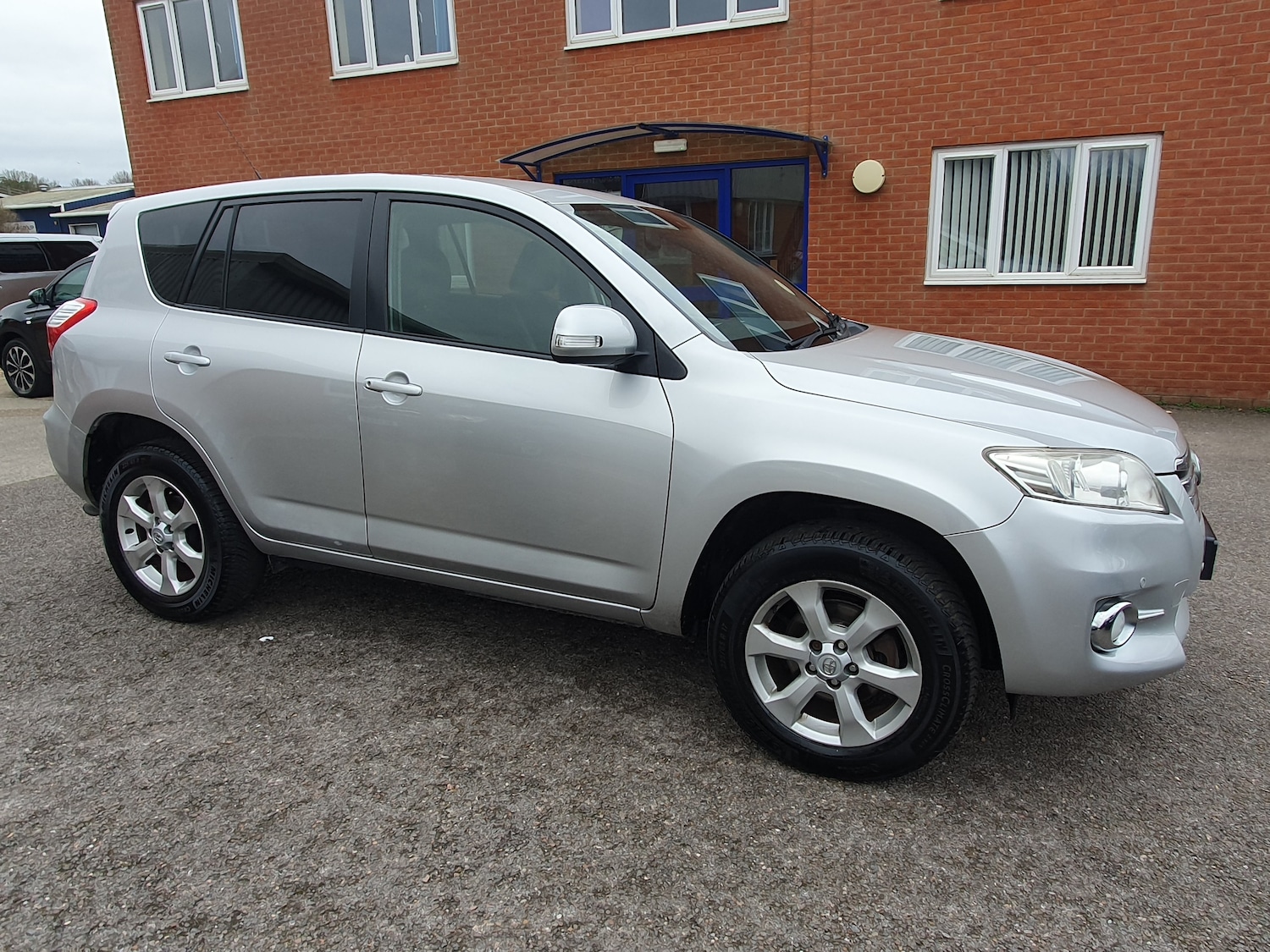 Used Toyota RAV4 2010 for sale - 77779490: Photo 4