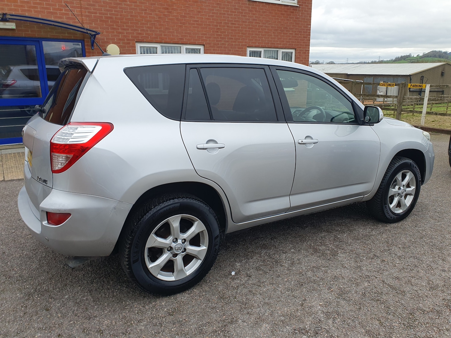 Used Toyota RAV4 2010 for sale - 77779490: Photo 6