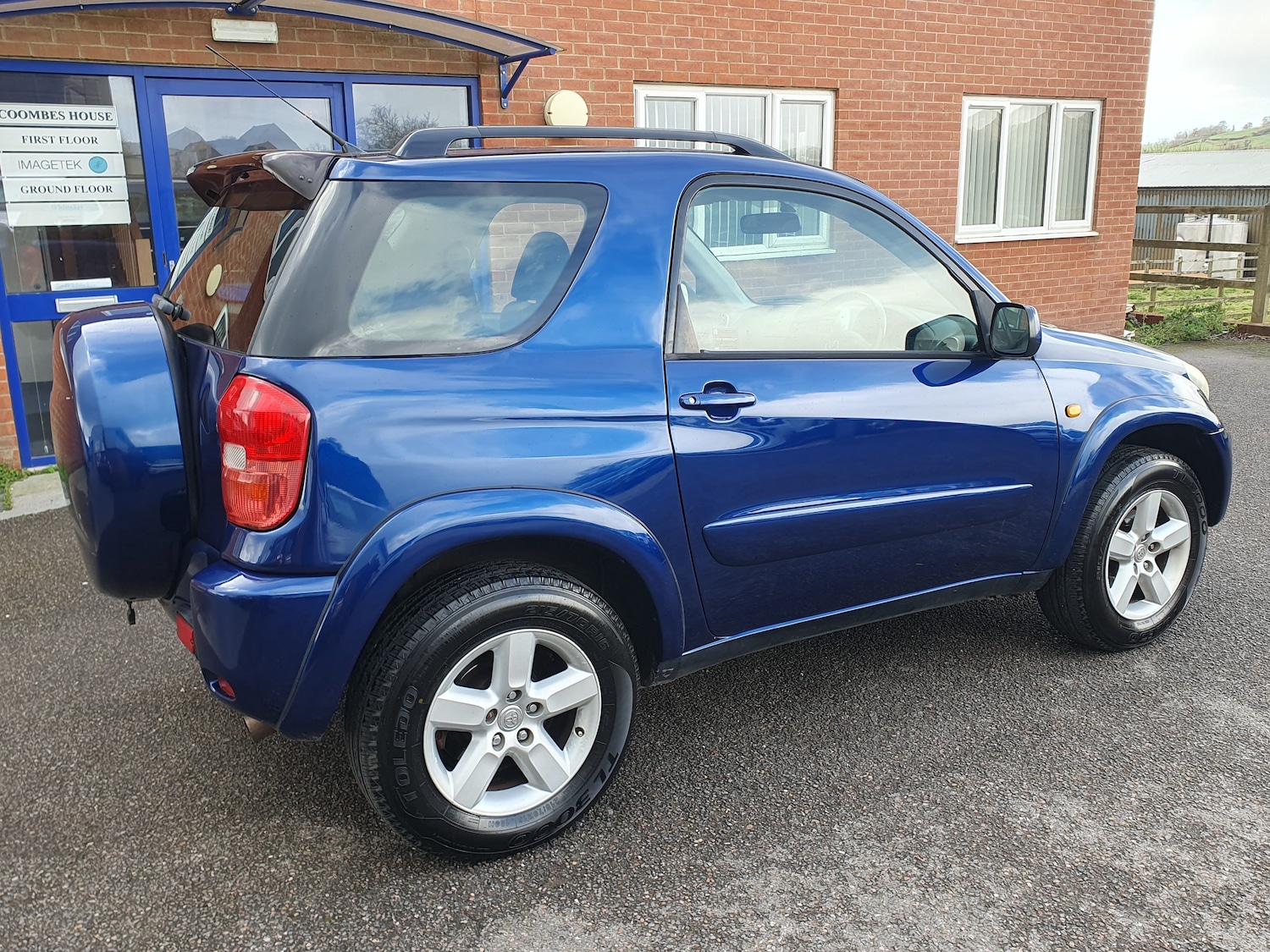Used Toyota RAV4 2003 for sale - 77878719: Photo 9