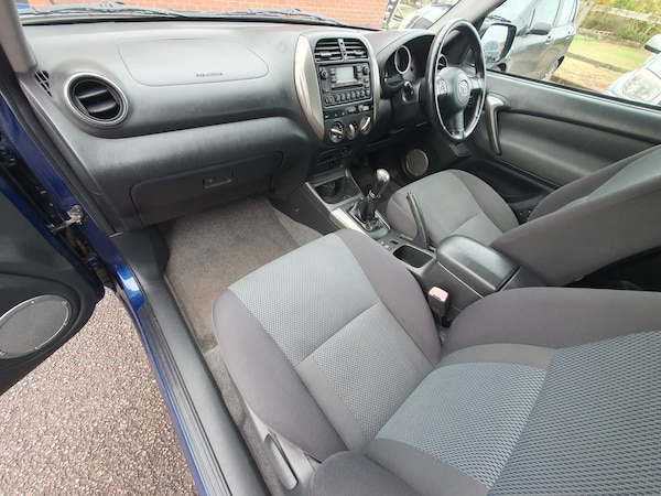 Used Toyota RAV4 2004 for sale - 76328862: Photo 23