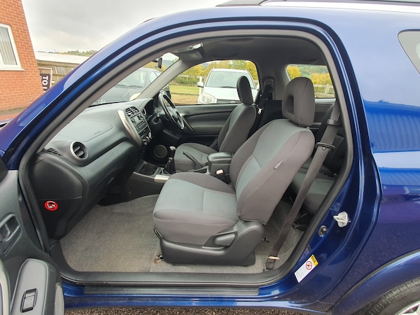 Used Toyota RAV4 2004 for sale - 76328862: Photo 25