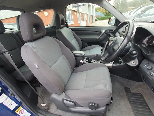 Used Toyota RAV4 2004 for sale - 76328862: Photo 28