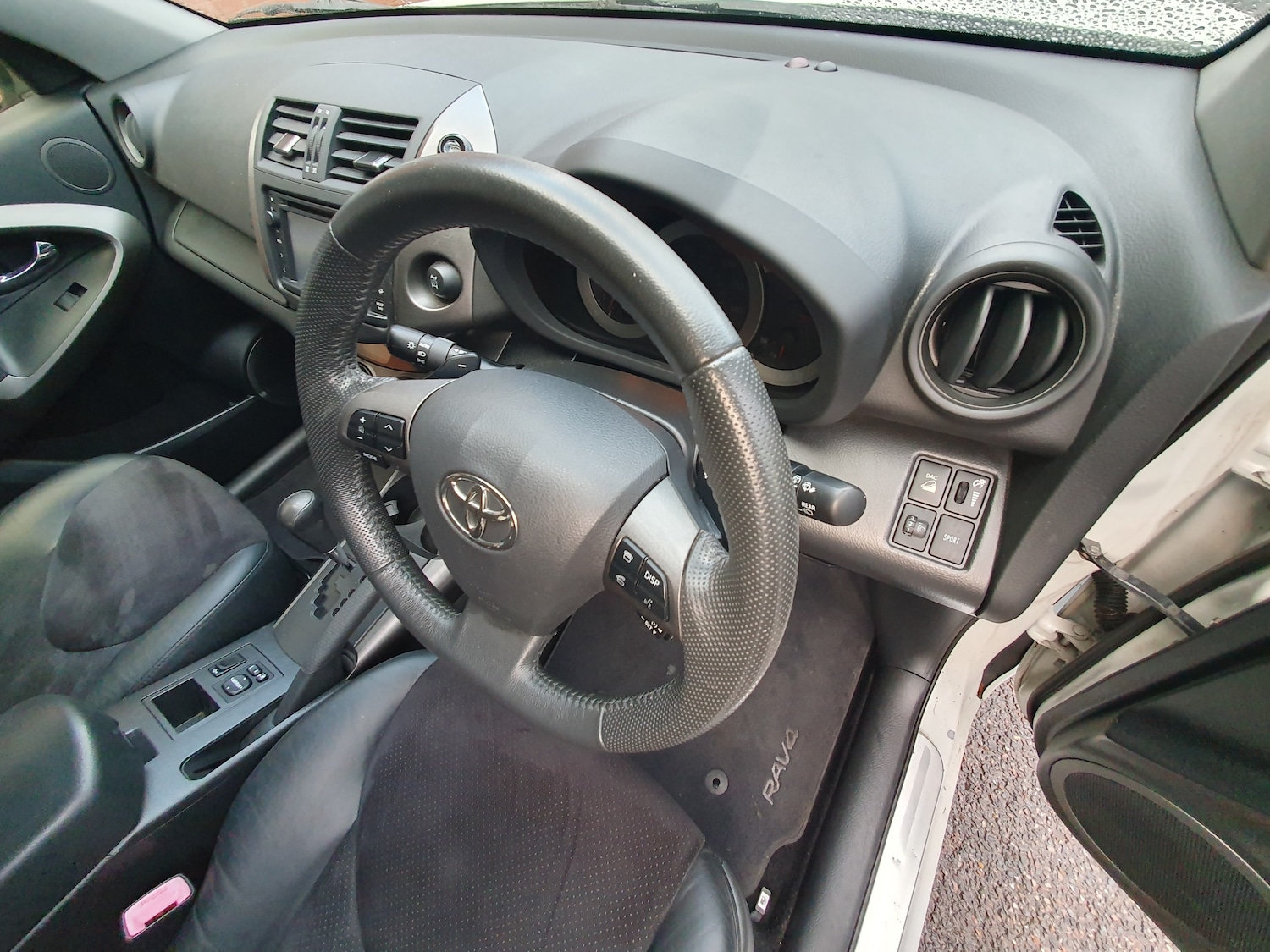 Used Toyota RAV4 2012 for sale - 77319688: Photo 18