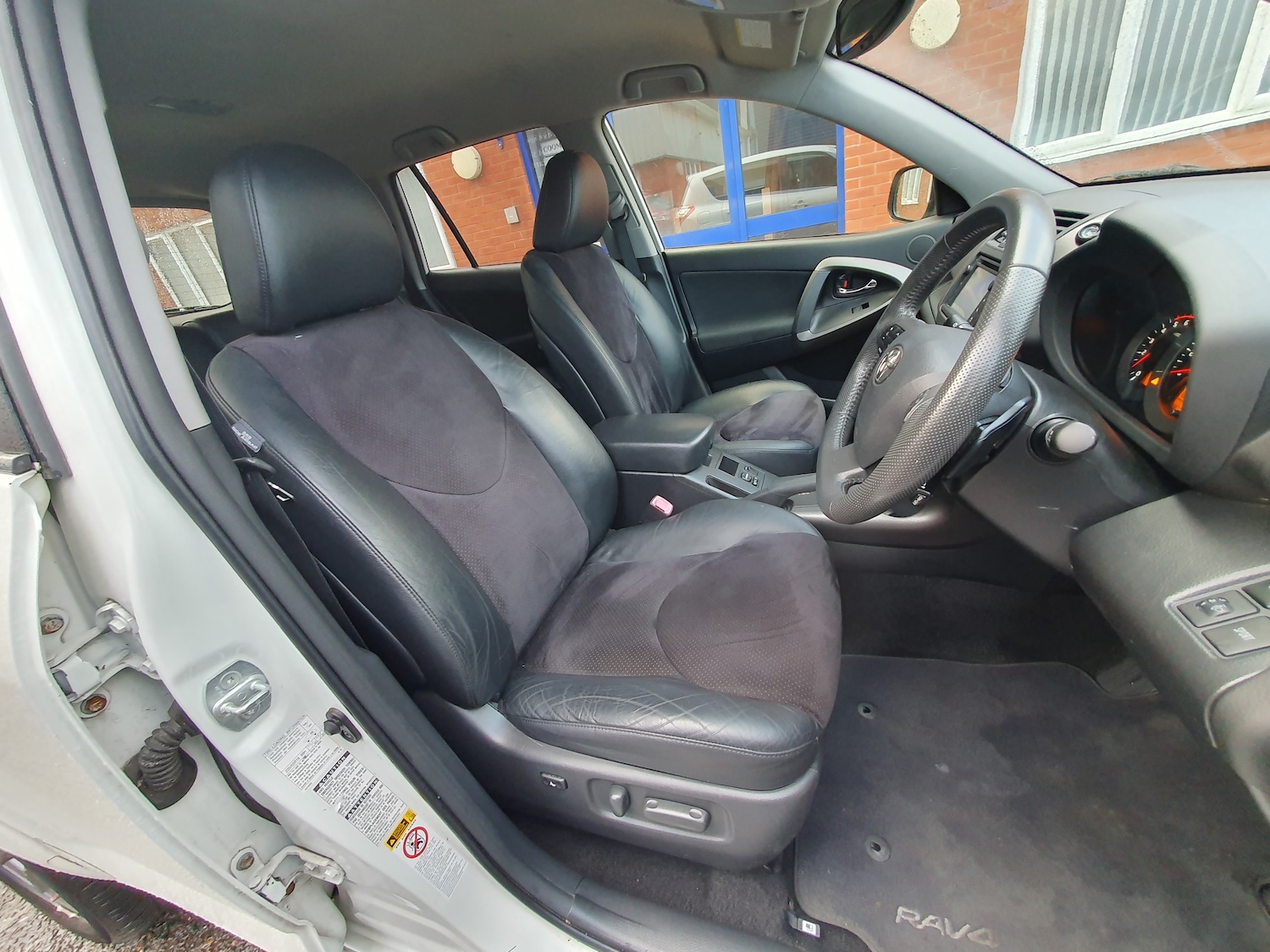 Used Toyota RAV4 2012 for sale - 77319688: Photo 19