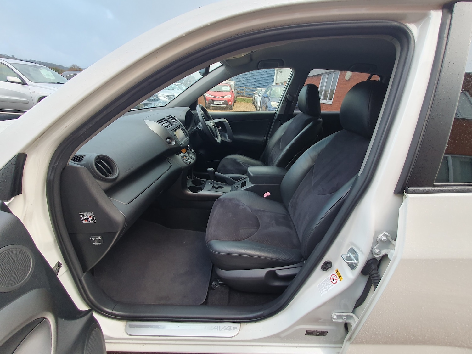 Used Toyota RAV4 2012 for sale - 77319688: Photo 28