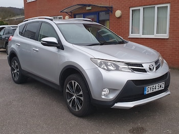 2014 (64) - 2.0 V-matic Invincible 5dr M-Drive S