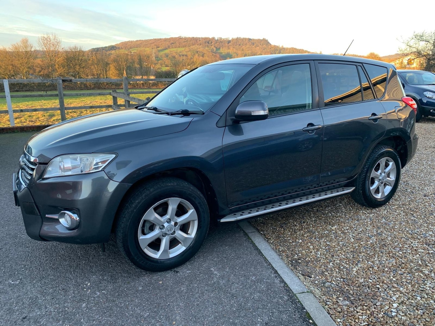 Used Toyota RAV4 2010 for sale - 76638014: Photo 3