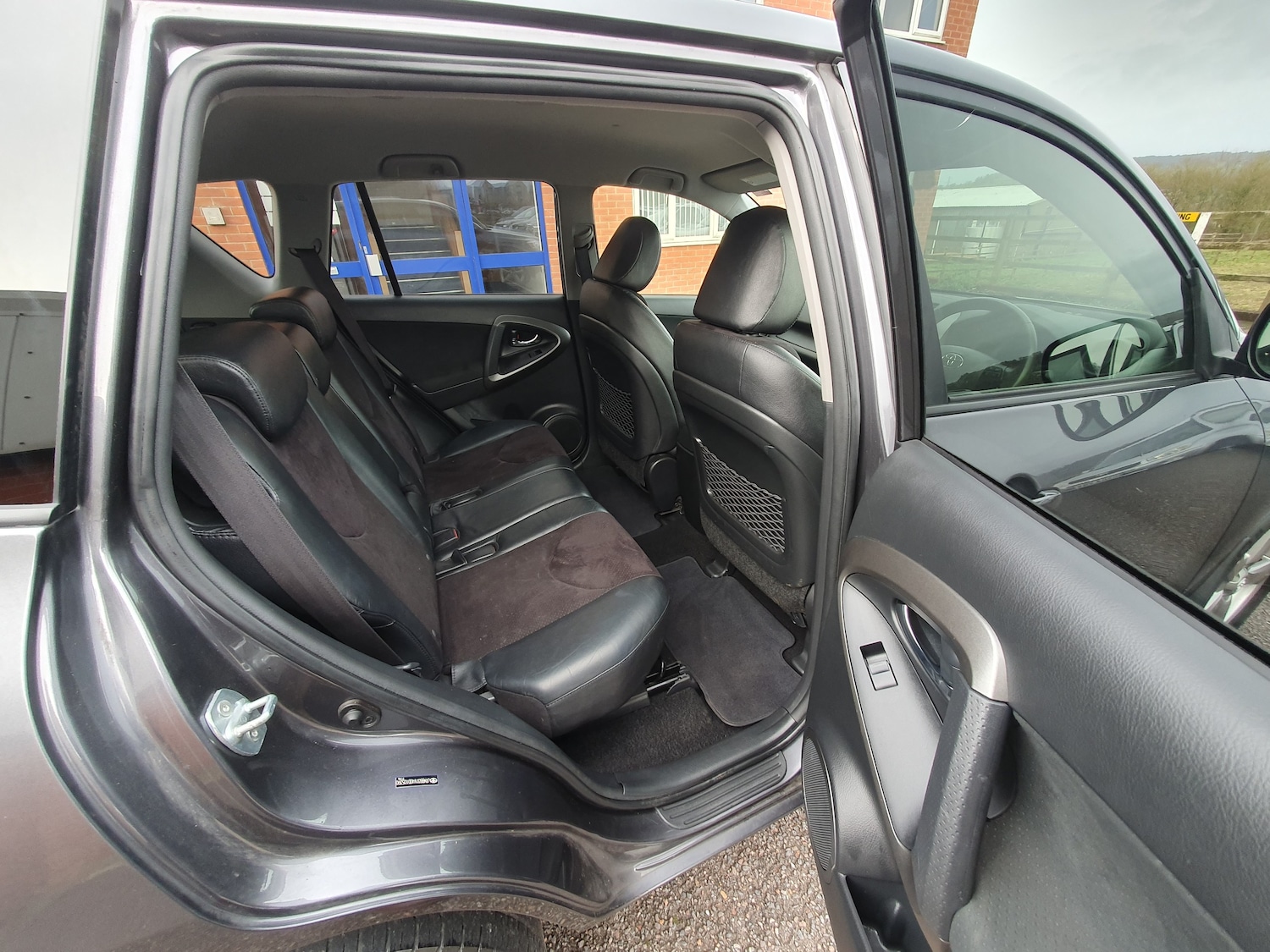 Used Toyota RAV4 2012 for sale - 77960032: Photo 27