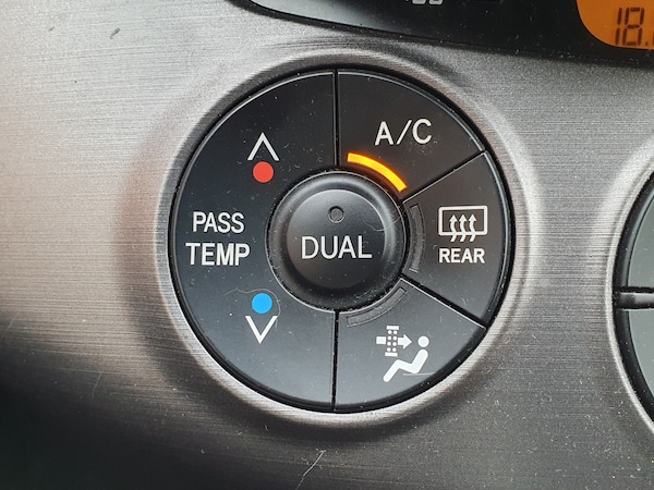 Used Toyota RAV4 2012 for sale - 76316599: Photo 16