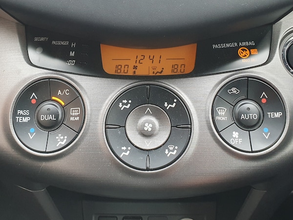 Used Toyota RAV4 2012 for sale - 76316599: Photo 17